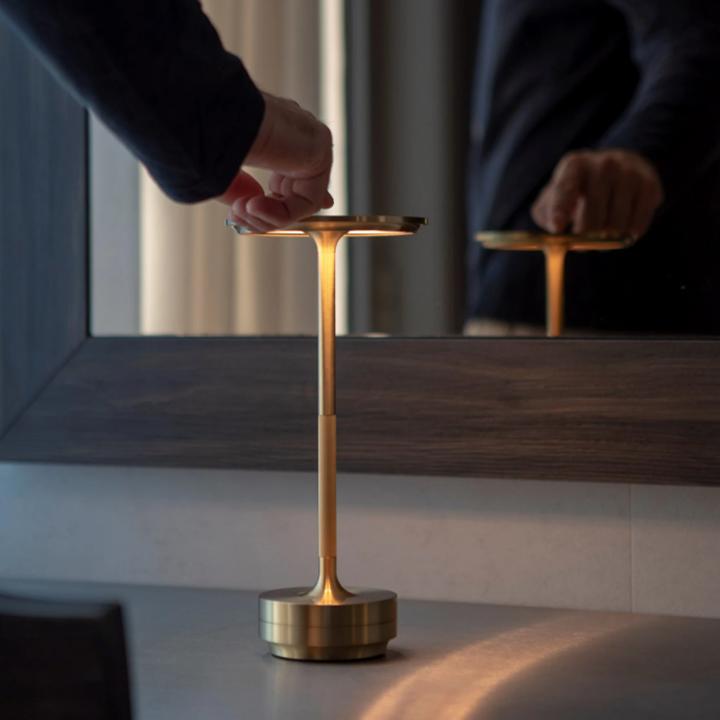 Portable Cordless Table Lamp - Adjustable light intensity - Coldesk