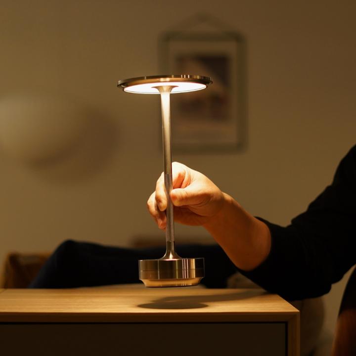 Portable Cordless Table Lamp - Adjustable light intensity - Coldesk